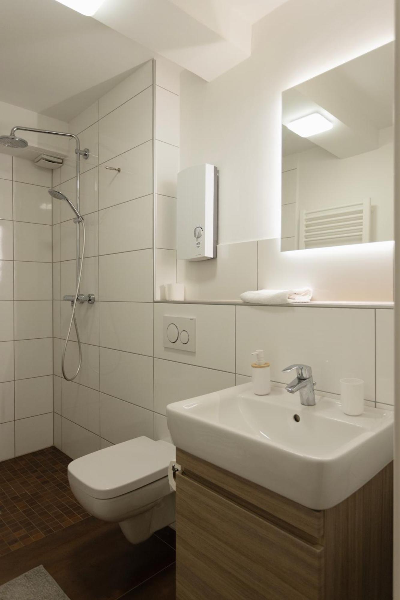 Central Apartment With Terrace Duisburg Exterior foto