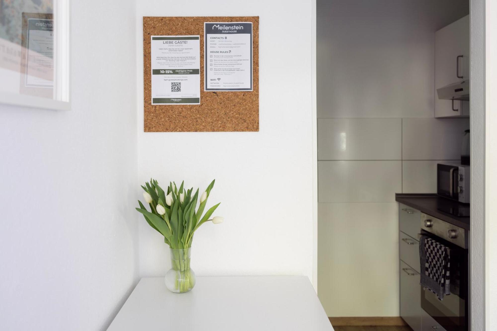 Central Apartment With Terrace Duisburg Exterior foto