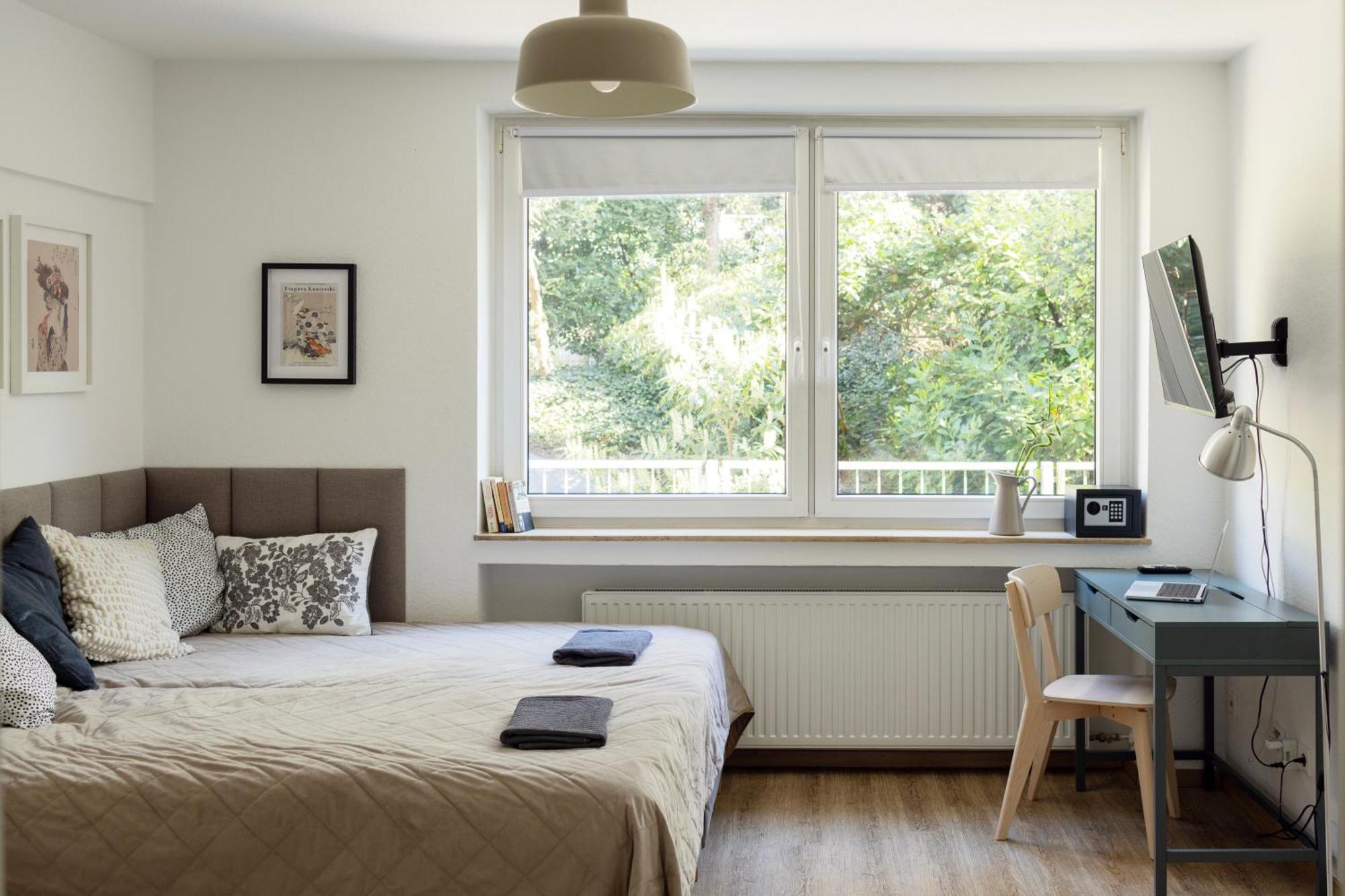 Central Apartment With Terrace Duisburg Exterior foto