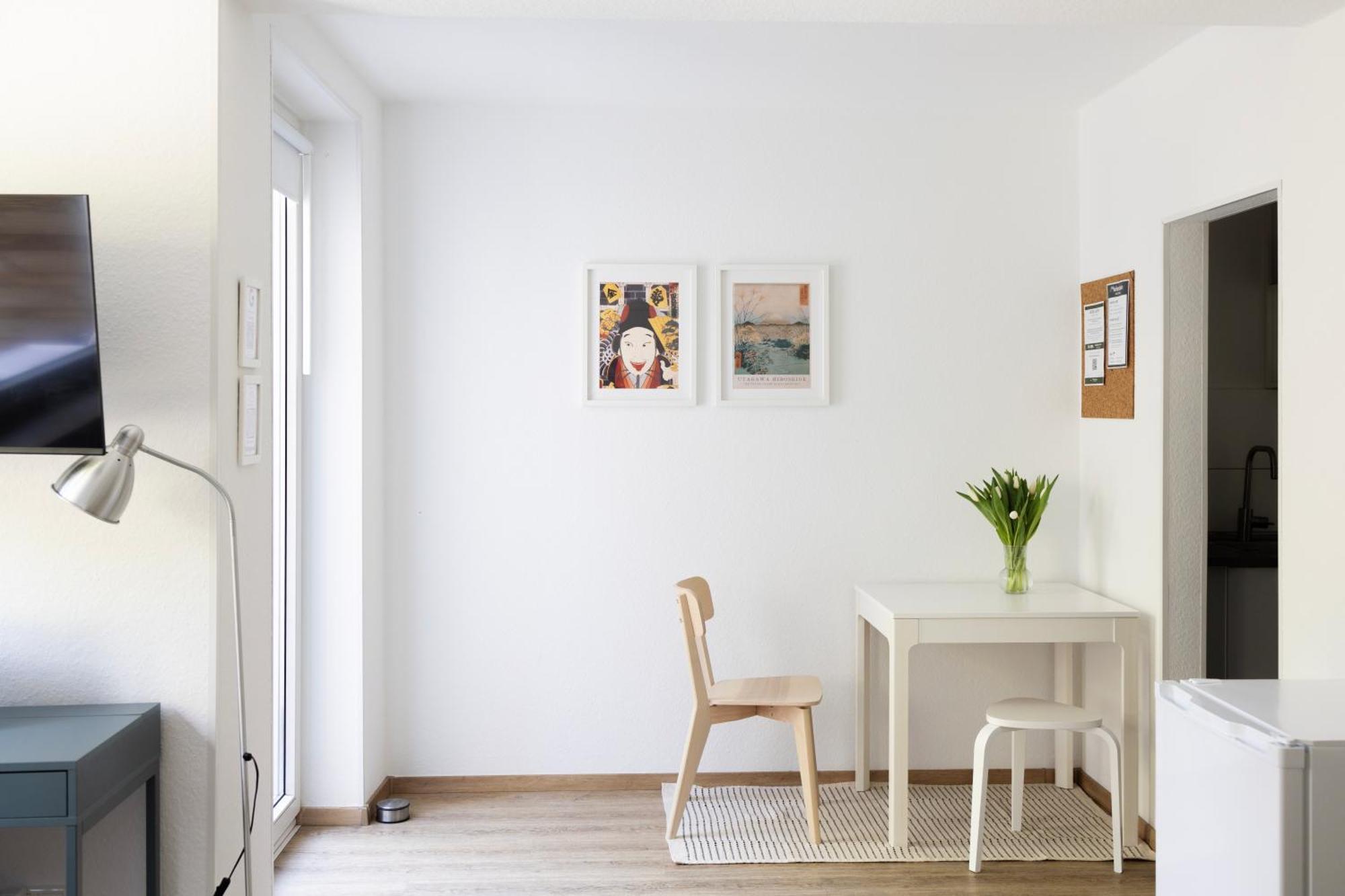 Central Apartment With Terrace Duisburg Exterior foto